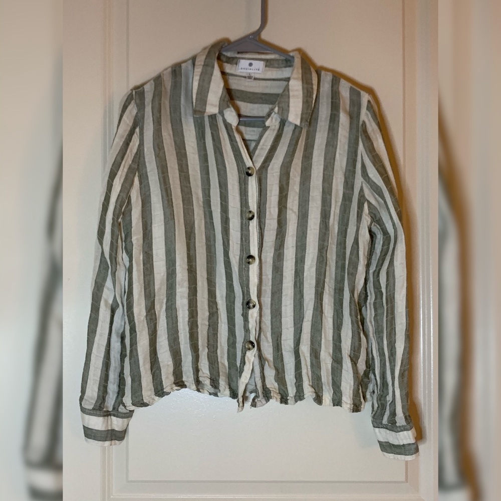 Socialite Striped Blouse. Size Large. Excellent condition.